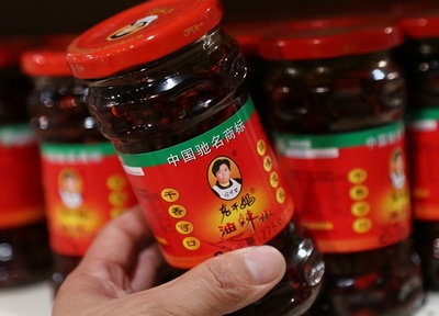 富豪玩&ldquo;隱居幕后&rdquo;,代理人出賣(mài)其利益